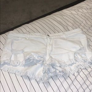 white hollister shorts
